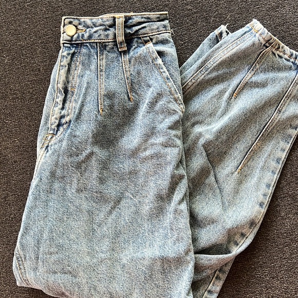 Zara jeans LIKE BRAND NEW - Picture 2 of 4